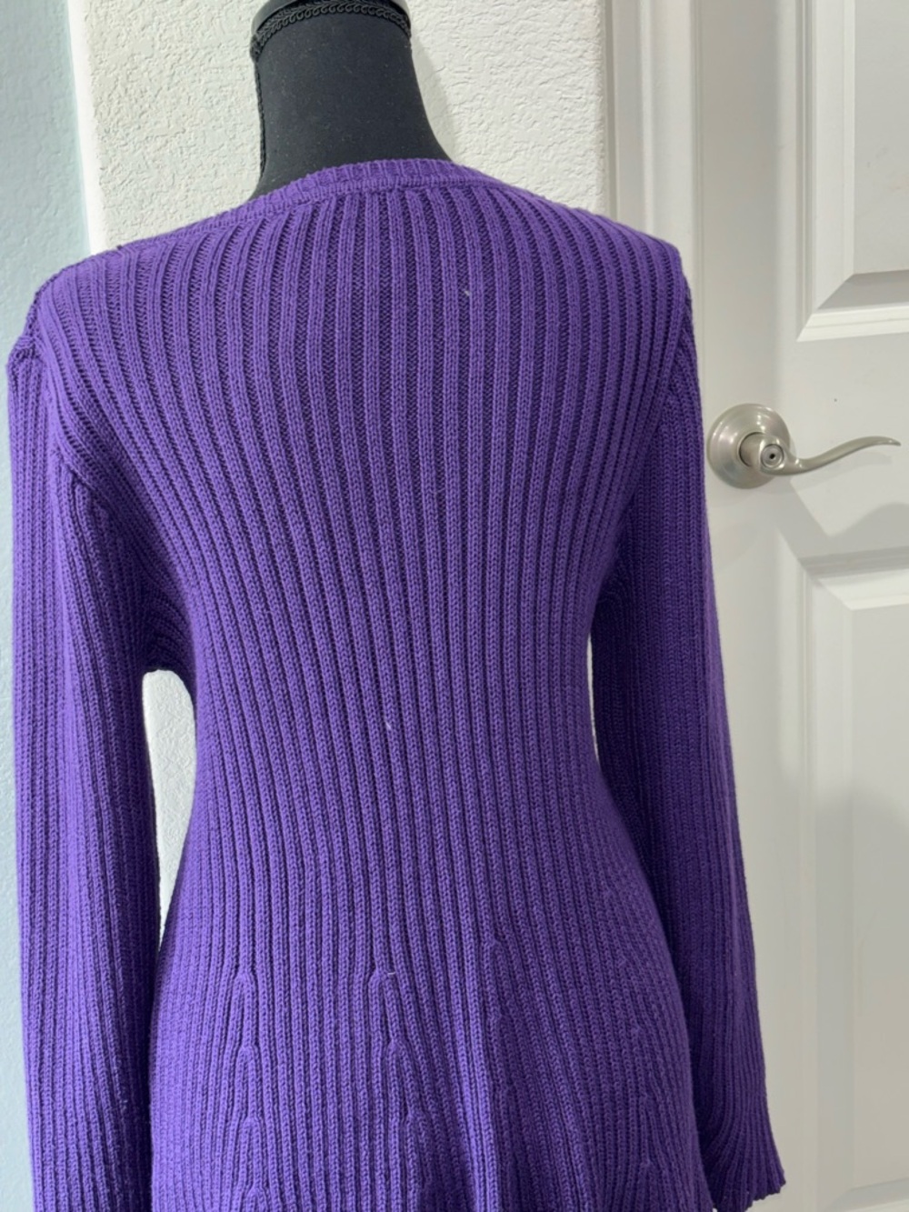 Purple Ribbed V-Neck Sweater - Picture 5 of 7